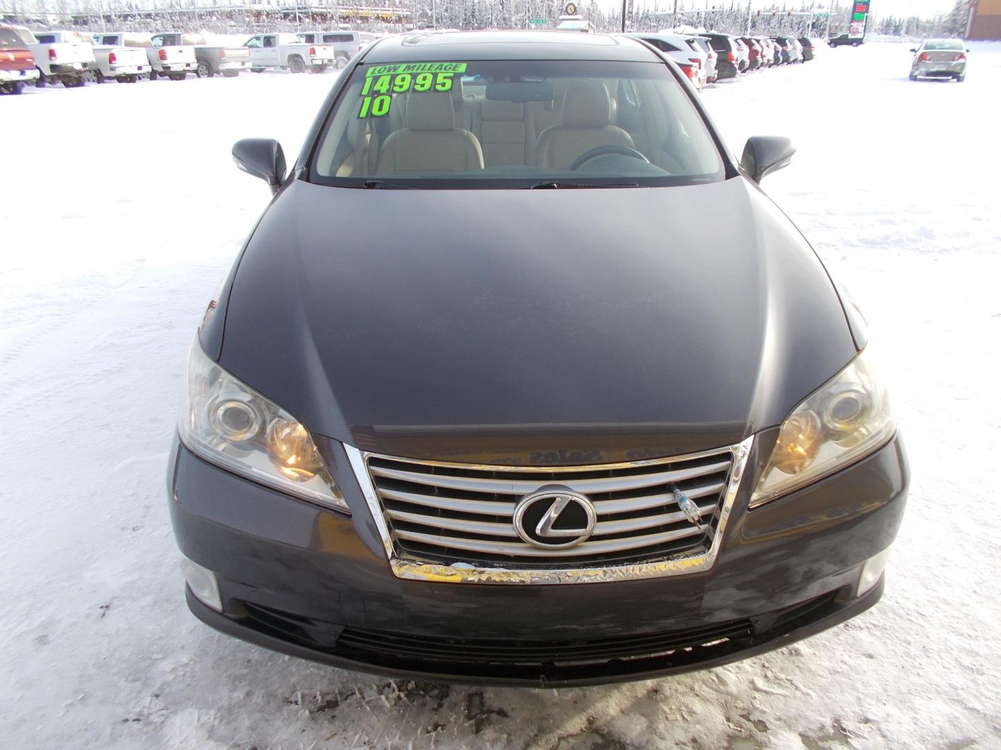 2010 Grey Lexus ES 350 Sedan (JTHBK1EG2A2) with an 3.5L V6 DOHC 24V engine, 6-Speed Automatic transmission, located at 2630 Philips Field Rd., Fairbanks, AK, 99709, (907) 458-0593, 64.848068, -147.780609 - Photo#1