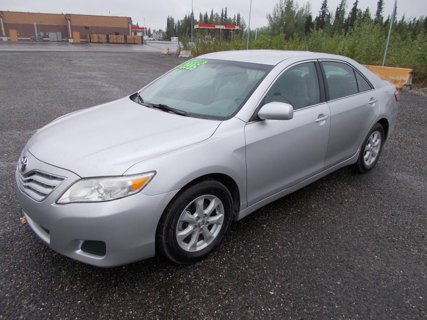 2011 Silver Toyota Camry SE 6-Spd AT (4T1BF3EK3BU) with an 2.5L L4 DOHC 16V engine, 6-Speed Automatic transmission, located at 2630 Philips Field Rd., Fairbanks, AK, 99709, (907) 458-0593, 64.848068, -147.780609 - Photo#0