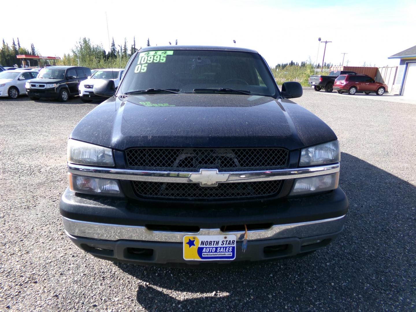 2005 Blue Chevrolet Silverado 1500 Ext. Cab Long Bed 4WD (1GCEK19Z95Z) with an 5.3L V8 OHV 16V FFV engine, 4-Speed Automatic Overdrive transmission, located at 2630 Philips Field Rd., Fairbanks, AK, 99709, (907) 458-0593, 64.848068, -147.780609 - Photo#1