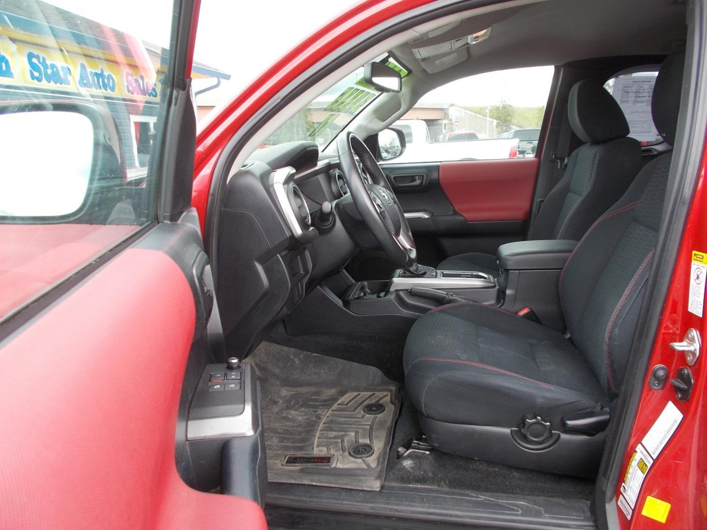 2017 Red Toyota Tacoma SR5 Access Cab V6 6AT 4WD (5TFSZ5AN6HX) with an 3.5L V6 DOHC 24V engine, 6A transmission, located at 2630 Philips Field Rd., Fairbanks, AK, 99709, (907) 458-0593, 64.848068, -147.780609 - Photo#4