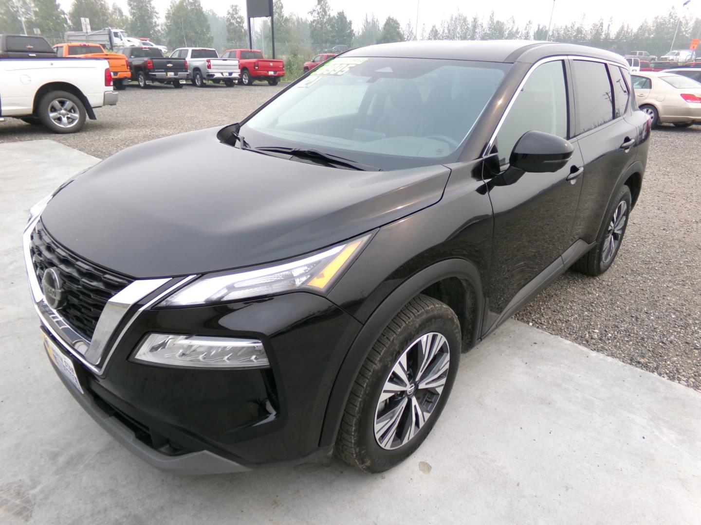 2021 Black Nissan Rogue SV AWD (5N1AT3BB7MC) with an 2.5L L4 DOHC 16V engine, CVT transmission, located at 2630 Philips Field Rd., Fairbanks, AK, 99709, (907) 458-0593, 64.848068, -147.780609 - Photo#0