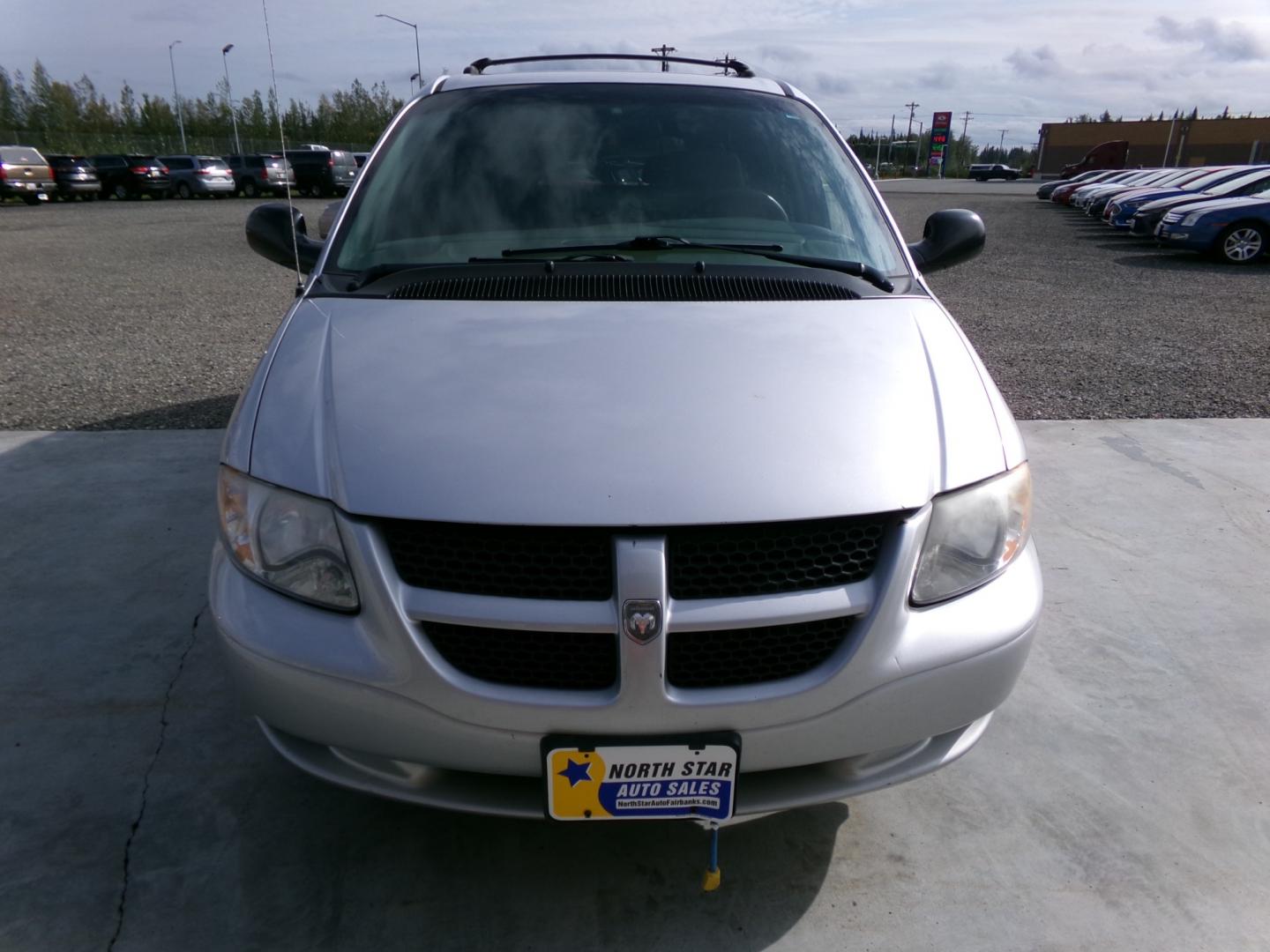 2003 Silver Dodge Grand Caravan Sport FWD (2D4GP44R73R) with an 3.3L V6 OHV 12V engine, 4-Speed Automatic Overdrive transmission, located at 2630 Philips Field Rd., Fairbanks, AK, 99709, (907) 458-0593, 64.848068, -147.780609 - Photo#1