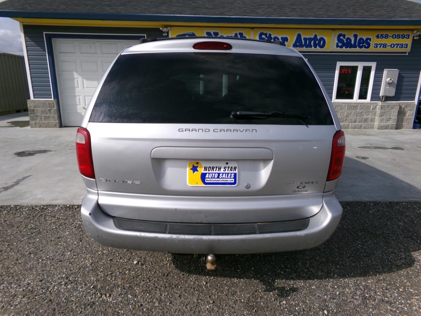 2003 Silver Dodge Grand Caravan Sport FWD (2D4GP44R73R) with an 3.3L V6 OHV 12V engine, 4-Speed Automatic Overdrive transmission, located at 2630 Philips Field Rd., Fairbanks, AK, 99709, (907) 458-0593, 64.848068, -147.780609 - Photo#3