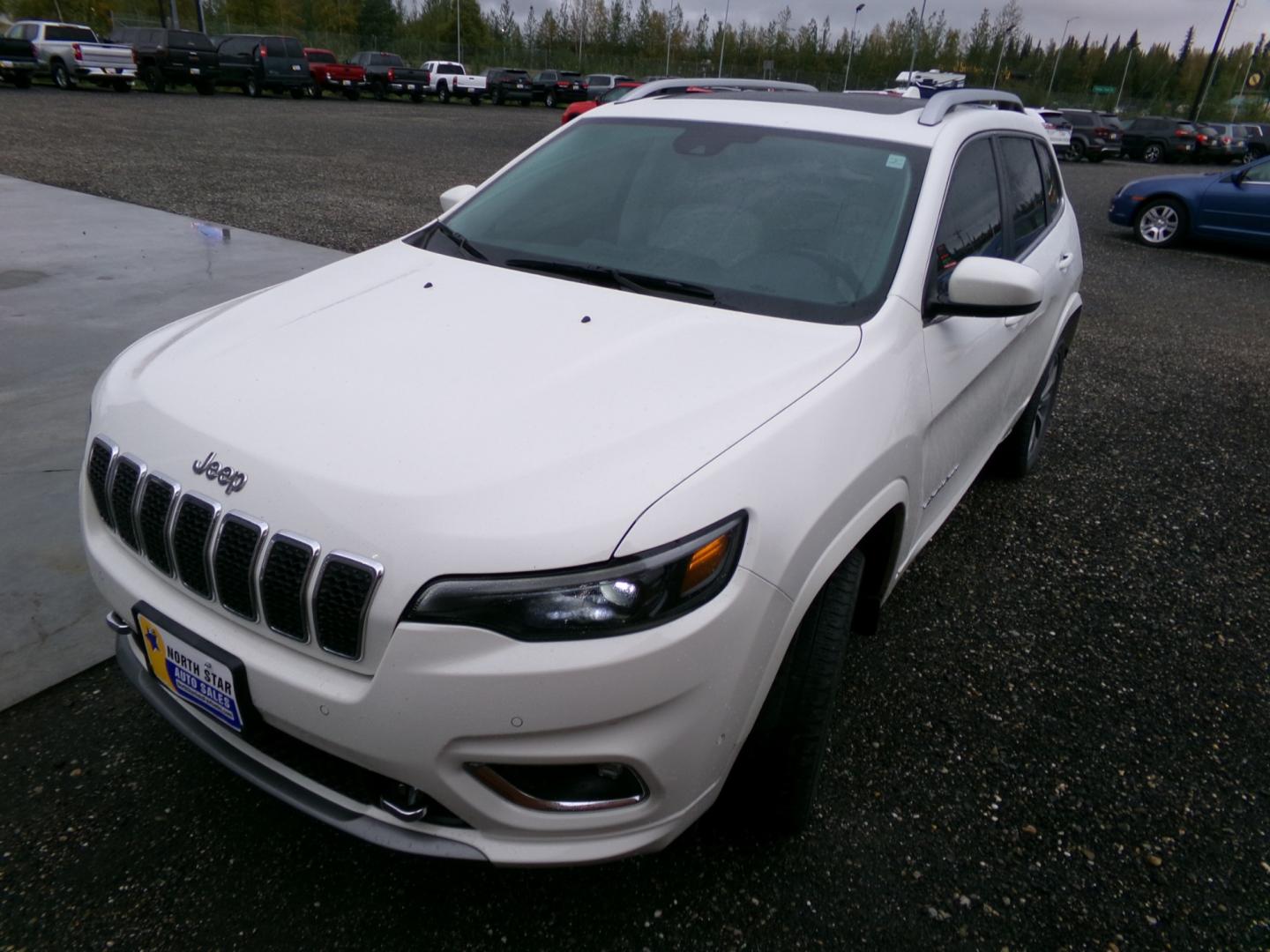 2019 White Jeep Cherokee Overland 4WD (1C4PJMJN6KD) with an 2.0L L4 DOHC 16V TURBO engine, 9A transmission, located at 2630 Philips Field Rd., Fairbanks, AK, 99709, (907) 458-0593, 64.848068, -147.780609 - Photo#0