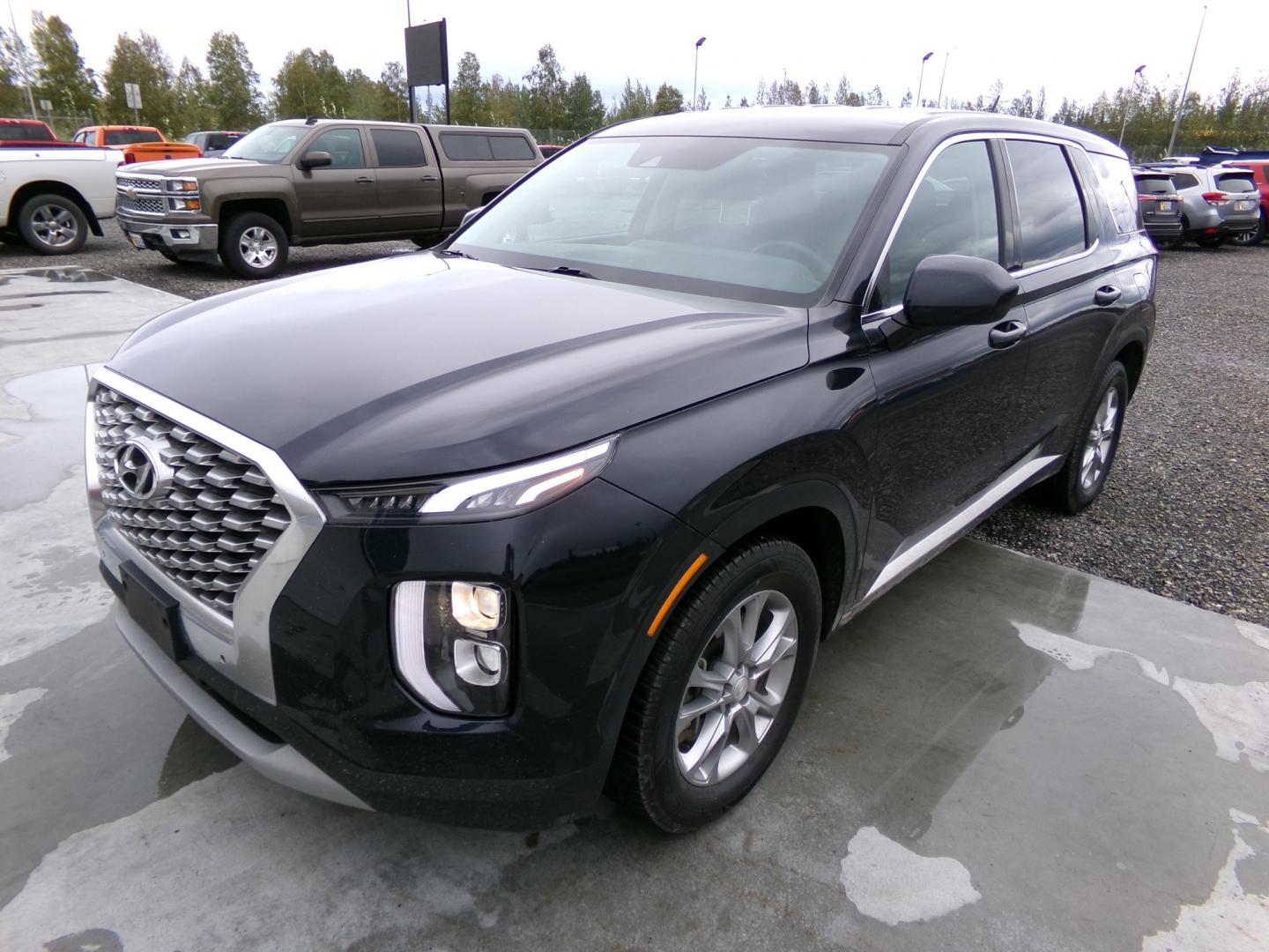 2020 Black Hyundai Palisade SE AWD (KM8R1DHE5LU) with an 3.8L V6 DOHC 24V engine, 8A transmission, located at 2630 Philips Field Rd., Fairbanks, AK, 99709, (907) 458-0593, 64.848068, -147.780609 - Photo#0