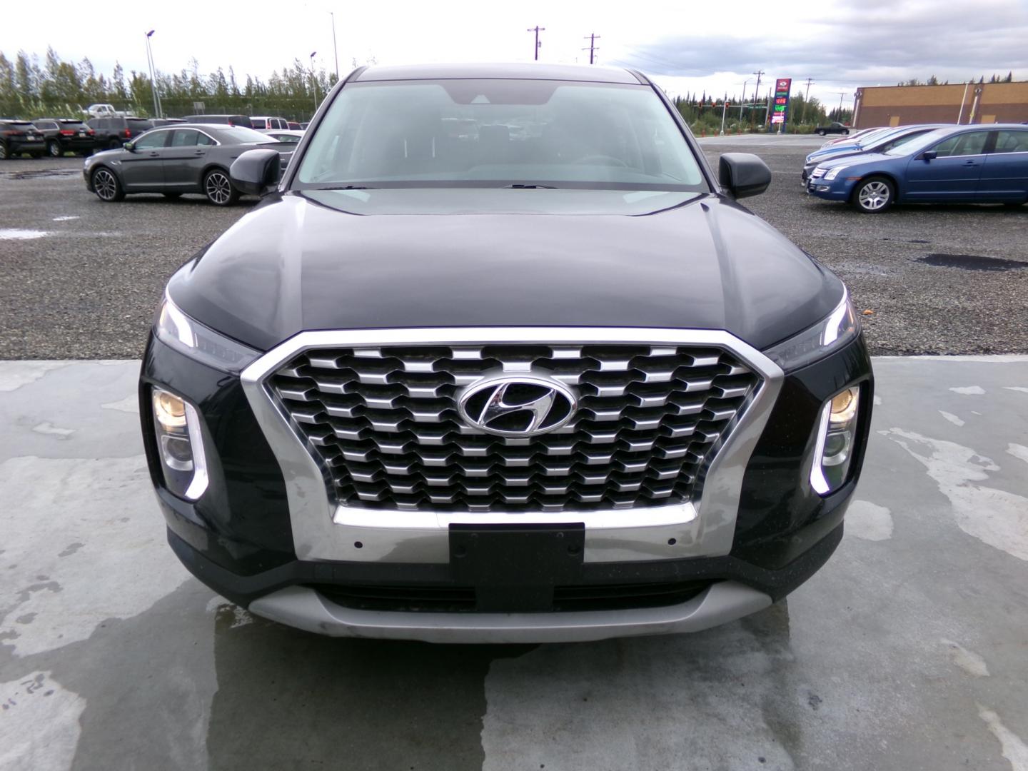 2020 Black Hyundai Palisade SE AWD (KM8R1DHE5LU) with an 3.8L V6 DOHC 24V engine, 8A transmission, located at 2630 Philips Field Rd., Fairbanks, AK, 99709, (907) 458-0593, 64.848068, -147.780609 - Photo#1