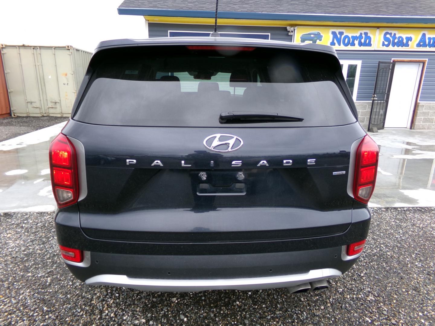 2020 Black Hyundai Palisade SE AWD (KM8R1DHE5LU) with an 3.8L V6 DOHC 24V engine, 8A transmission, located at 2630 Philips Field Rd., Fairbanks, AK, 99709, (907) 458-0593, 64.848068, -147.780609 - Photo#3