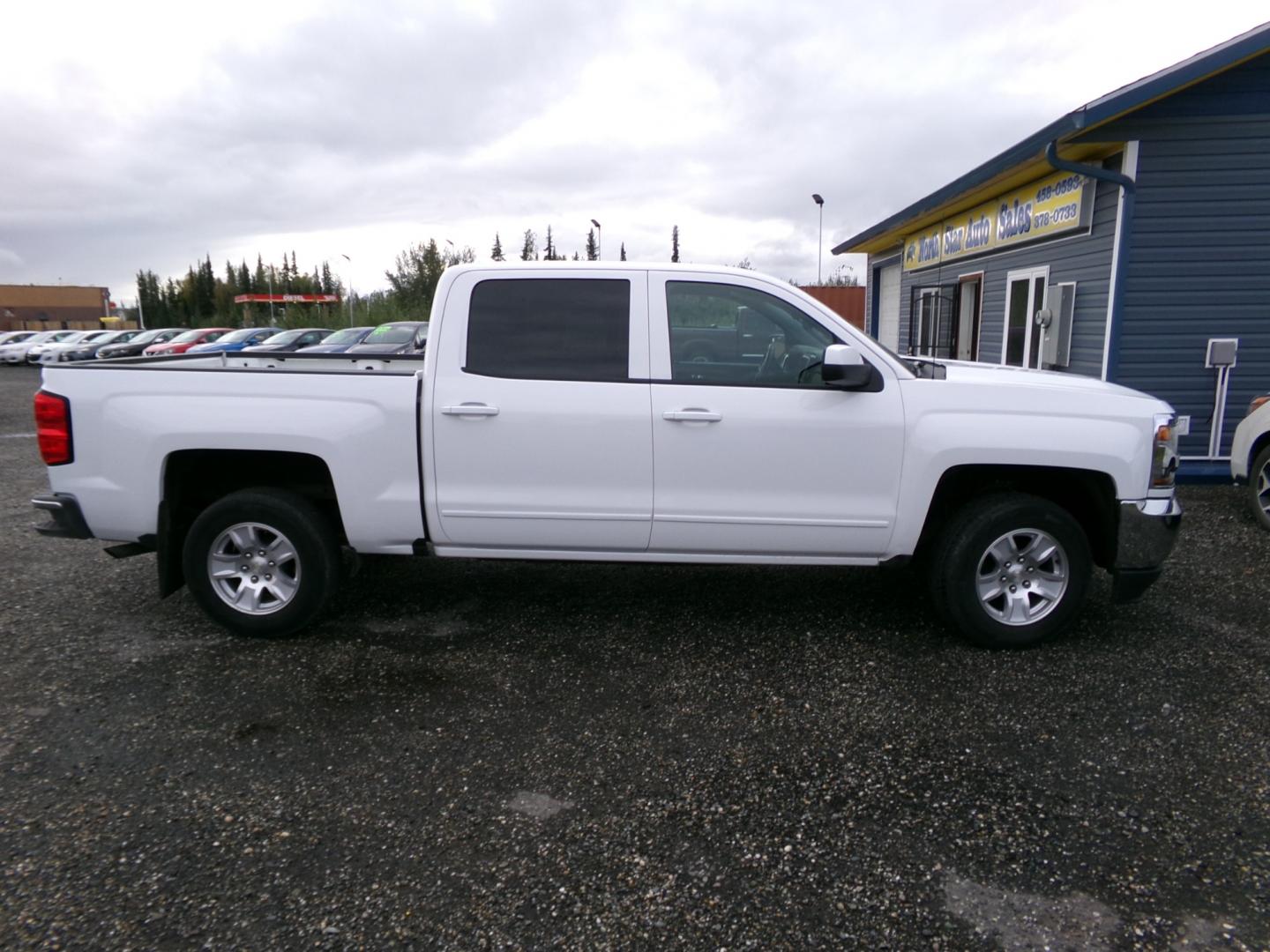 2018 White Chevrolet Silverado 1500 LT Crew Cab Long Box 4WD (3GCUKREC5JG) with an 5.3L V8 OHV 16V engine, 6A transmission, located at 2630 Philips Field Rd., Fairbanks, AK, 99709, (907) 458-0593, 64.848068, -147.780609 - Photo#2