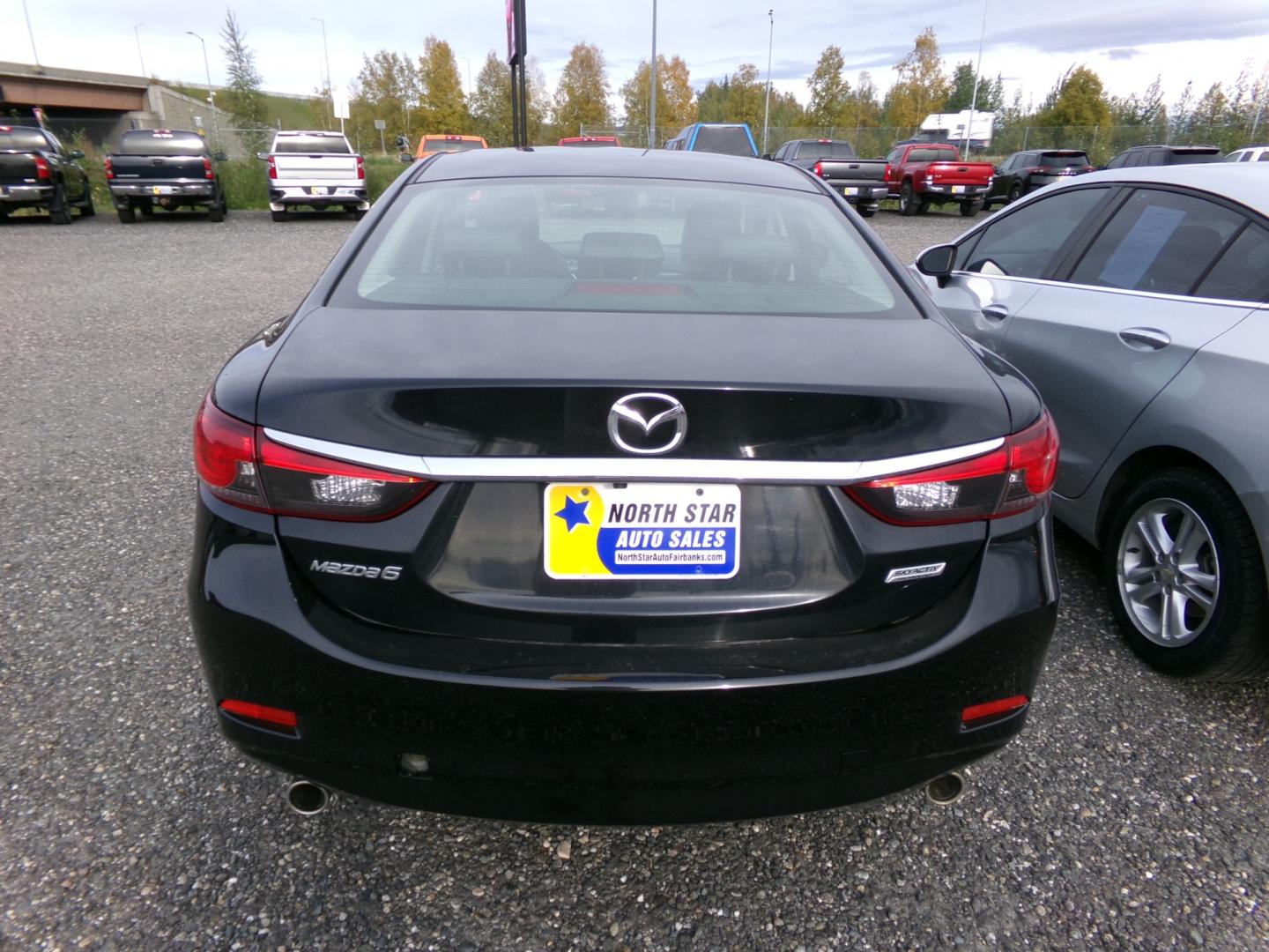 2017 Black Mazda Mazda6 i Touring AT (JM1GL1V51H1) with an 2.5L L4 DOHC 16V engine, 6A transmission, located at 2630 Philips Field Rd., Fairbanks, AK, 99709, (907) 458-0593, 64.848068, -147.780609 - Photo#3