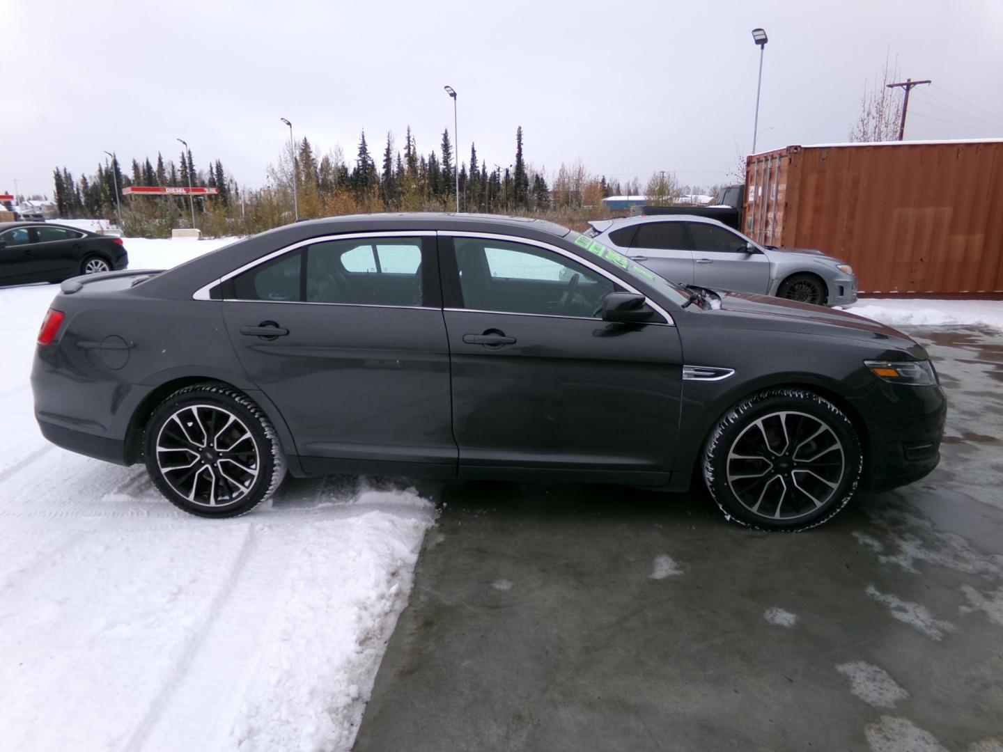 2018 Grey Ford Taurus Limited AWD (1FAHP2J89JG) with an 3.5L V6 DOHC 24V engine, 6A transmission, located at 2630 Philips Field Rd., Fairbanks, AK, 99709, (907) 458-0593, 64.848068, -147.780609 - Photo#2