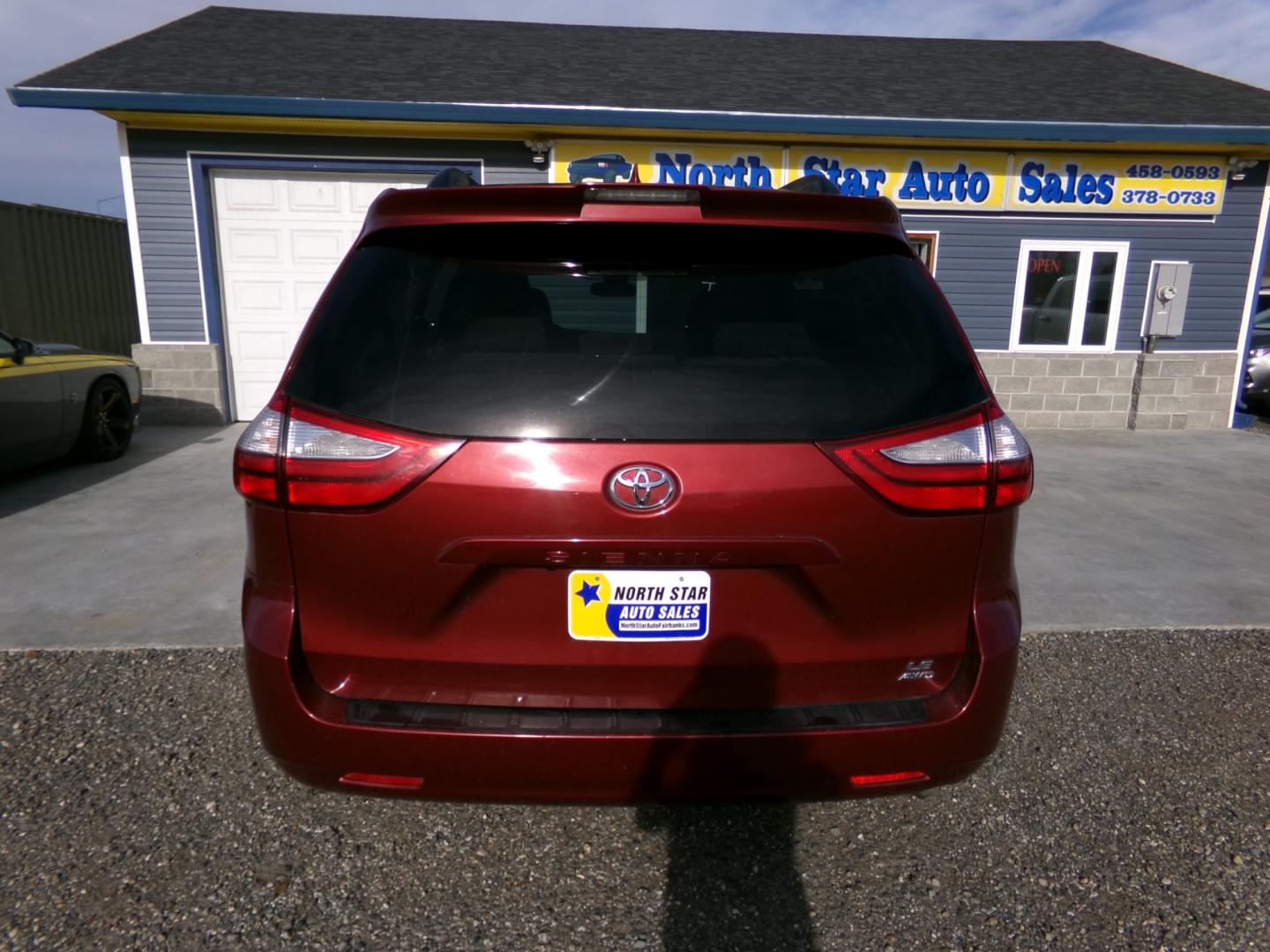 2018 Red Toyota Sienna LE 7-Passenger AWD (5TDJZ3DC2JS) with an 3.5L V6 EFI DOHC 24V engine, 8A transmission, located at 2630 Philips Field Rd., Fairbanks, AK, 99709, (907) 458-0593, 64.848068, -147.780609 - Photo#3