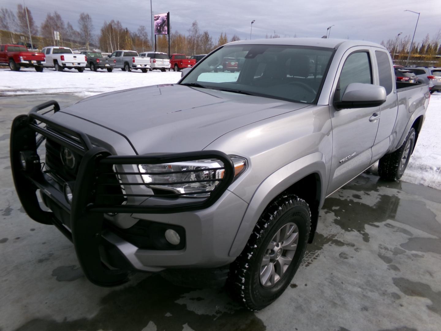 2019 Grey Toyota Tacoma SR5 Access Cab V6 6AT 4WD (5TFSZ5AN8KX) with an 3.5L V6 DOHC 24V engine, 6A transmission, located at 2630 Philips Field Rd., Fairbanks, AK, 99709, (907) 458-0593, 64.848068, -147.780609 - Photo#0