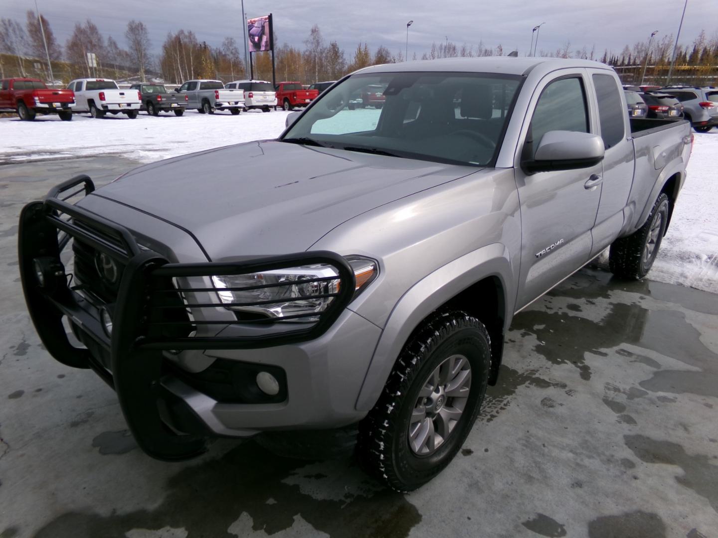 2019 Grey Toyota Tacoma SR5 Access Cab V6 6AT 4WD (5TFSZ5AN8KX) with an 3.5L V6 DOHC 24V engine, 6A transmission, located at 2630 Philips Field Rd., Fairbanks, AK, 99709, (907) 458-0593, 64.848068, -147.780609 - Photo#1