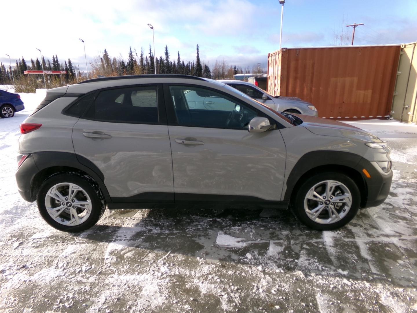 2023 Silver Hyundai Kona SEL AWD (KM8K6CAB9PU) with an 2.0L L4 DOHC 16V engine, CVT transmission, located at 2630 Philips Field Rd., Fairbanks, AK, 99709, (907) 458-0593, 64.848068, -147.780609 - Photo#2