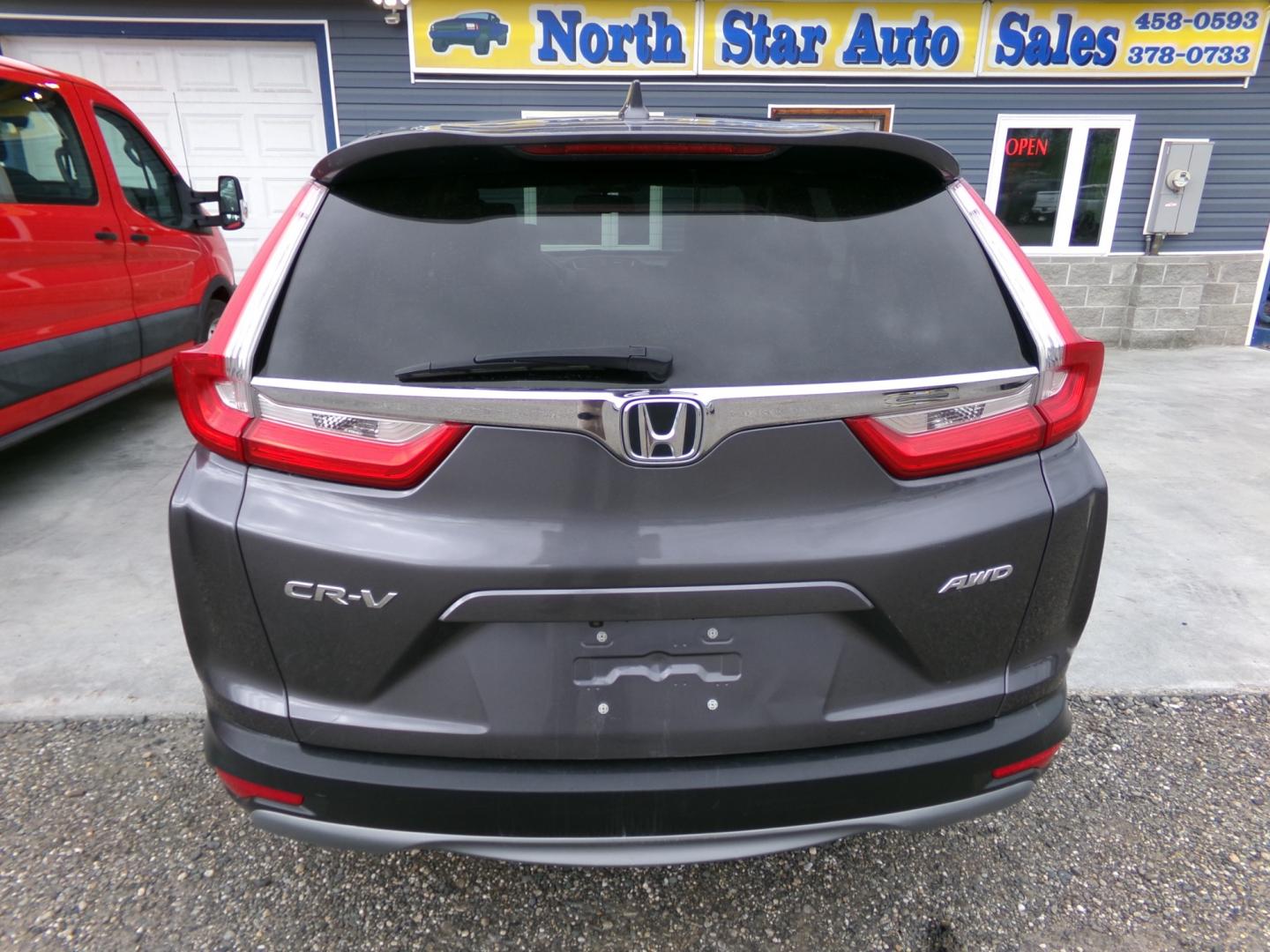 2018 Grey /Black Honda CR-V EX-L W/ Navigation (5J6RW2H88JA) with an 2.4L L4 DOHC 16V engine, located at 2630 Philips Field Rd., Fairbanks, AK, 99709, (907) 458-0593, 64.848068, -147.780609 - Photo#3