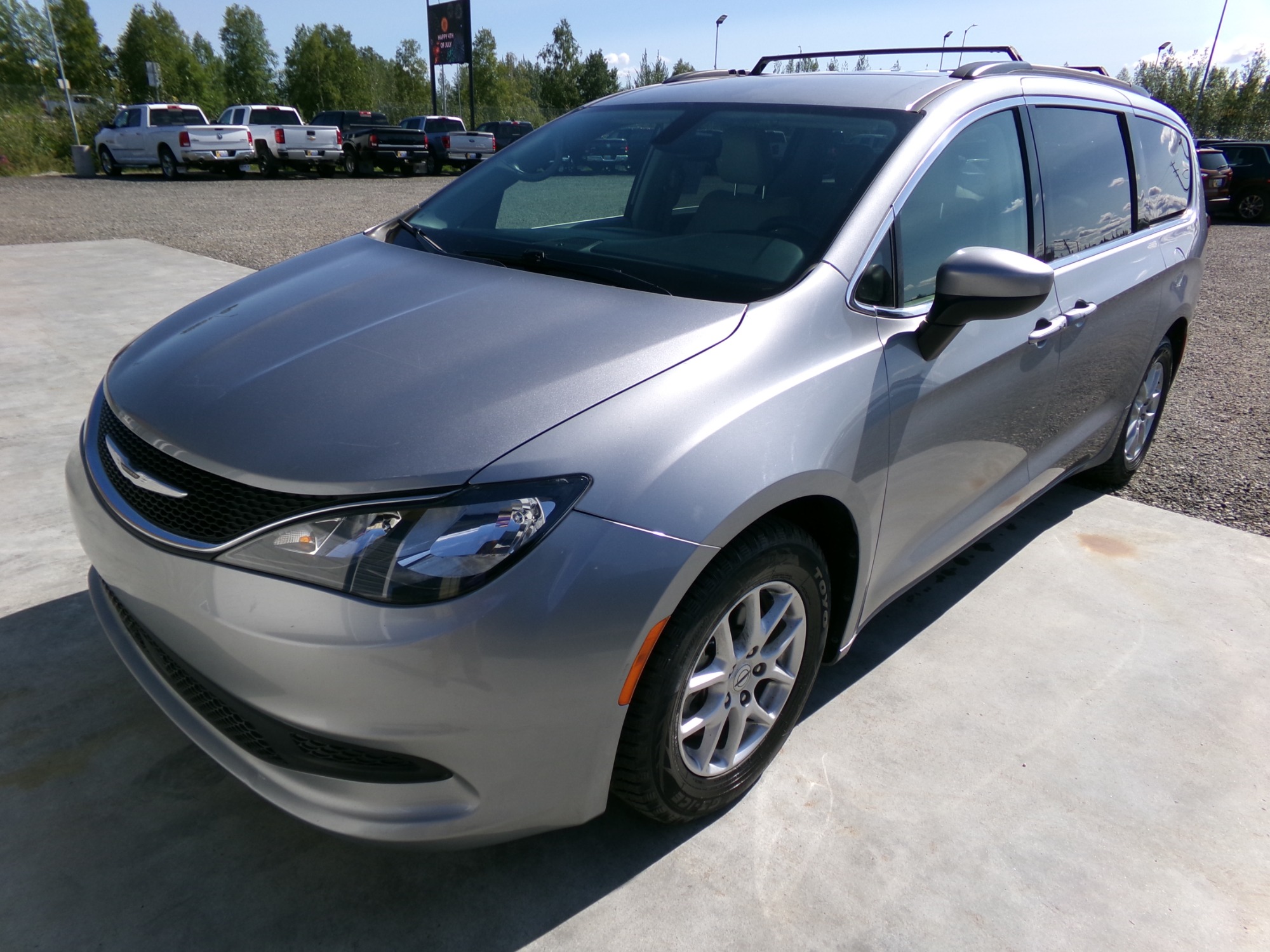 photo of 2021 Chrysler Voyager LXI