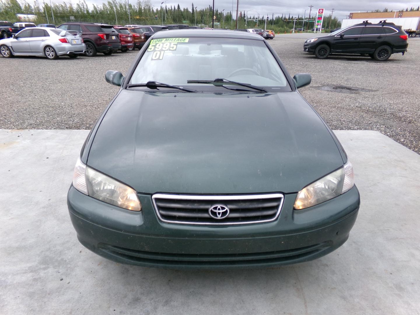 2001 Green Toyota Camry CE (4T1BG22K01U) with an 2.2L L4 DOHC 16V engine, located at 2630 Philips Field Rd., Fairbanks, AK, 99709, (907) 458-0593, 64.848068, -147.780609 - Photo#1