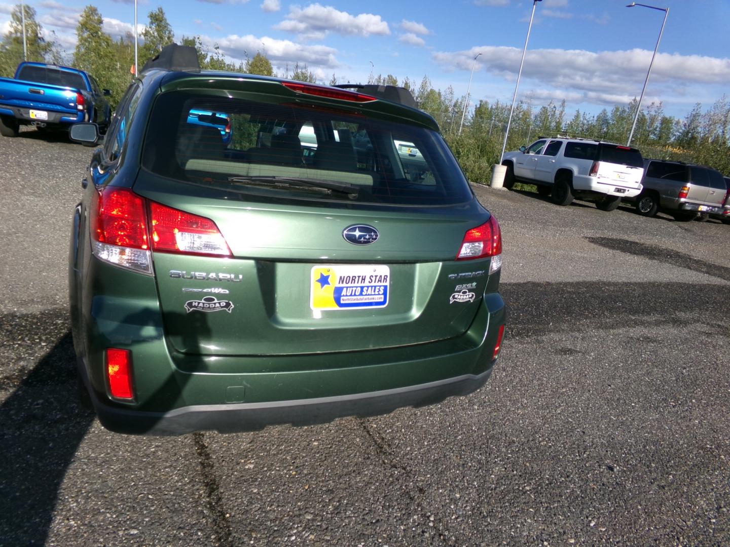 2013 Green Subaru Outback 2.5i (4S4BRBAC1D3) with an 2.5L H4 DOHC 16V engine, located at 2630 Philips Field Rd., Fairbanks, AK, 99709, (907) 458-0593, 64.848068, -147.780609 - Photo#3