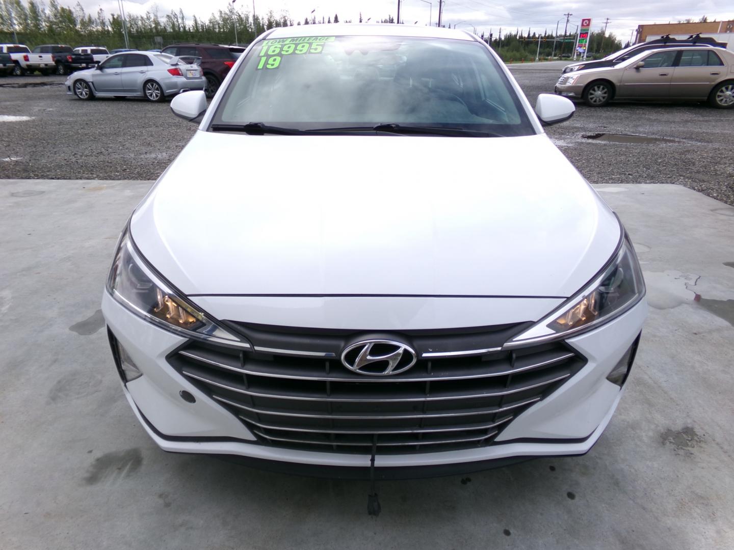 2019 White Hyundai Elantra (5NPD84LF4KH) , located at 2630 Philips Field Rd., Fairbanks, AK, 99709, (907) 458-0593, 64.848068, -147.780609 - Photo#1