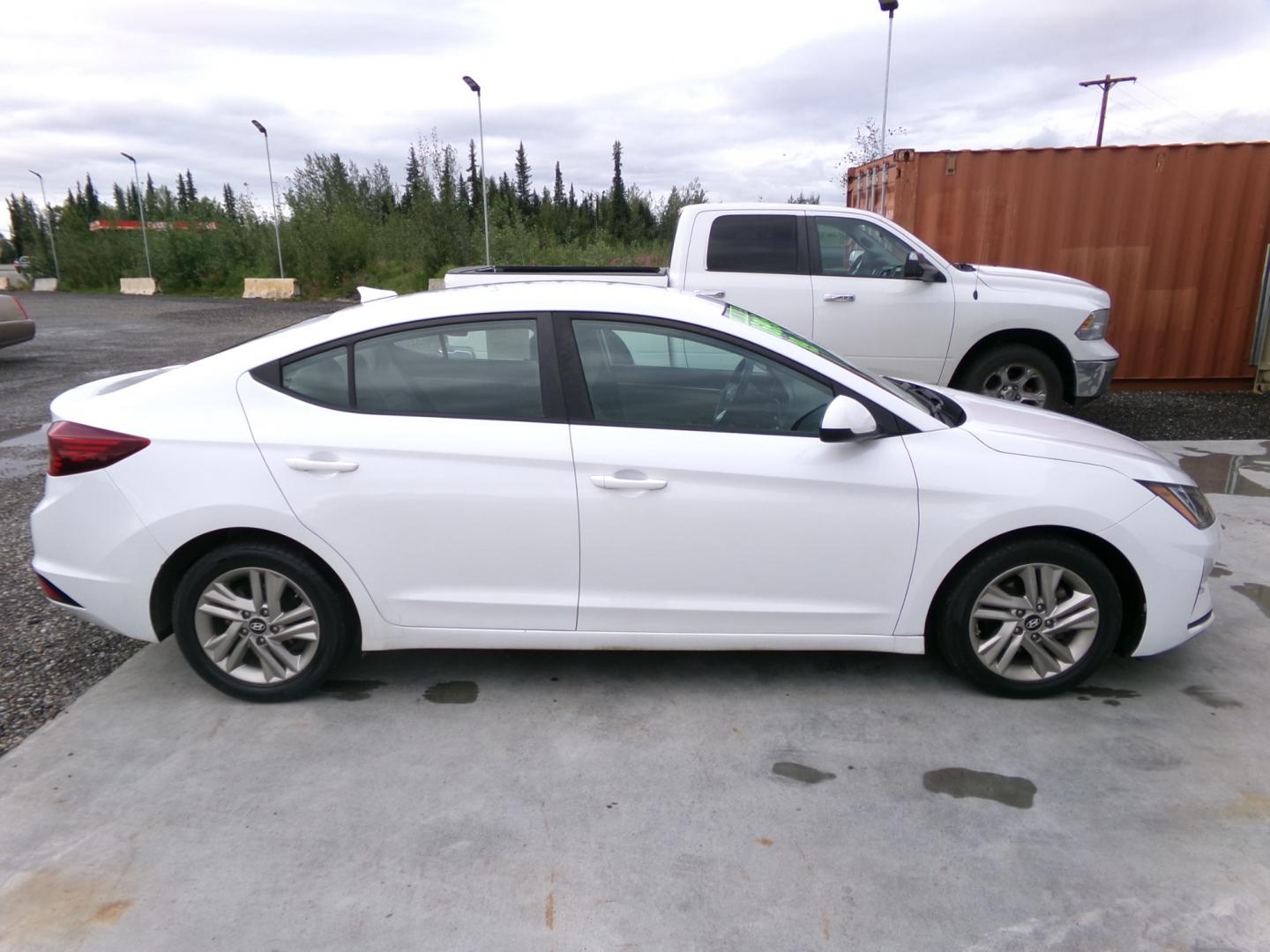 2019 White Hyundai Elantra (5NPD84LF4KH) , located at 2630 Philips Field Rd., Fairbanks, AK, 99709, (907) 458-0593, 64.848068, -147.780609 - Photo#2