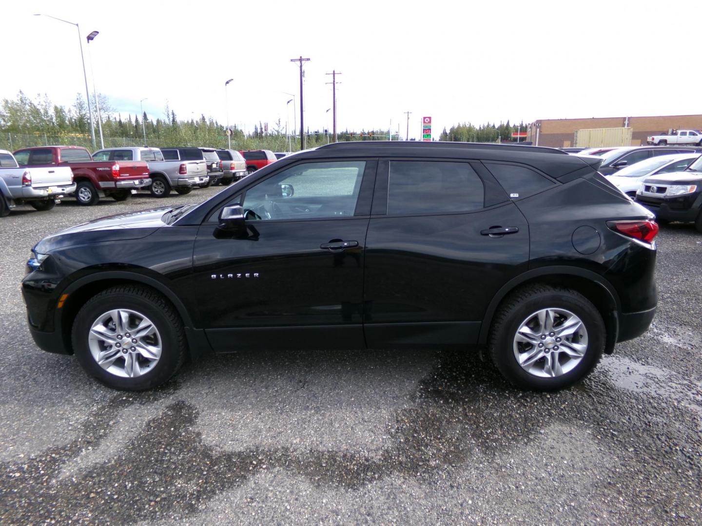 2022 Chevrolet Blazer 2LT AWD (3GNKBHR43NS) with an 2.0L L4 DOHC 16 TURBO engine, 9A transmission, located at 2630 Philips Field Rd., Fairbanks, AK, 99709, (907) 458-0593, 64.848068, -147.780609 - Photo#5