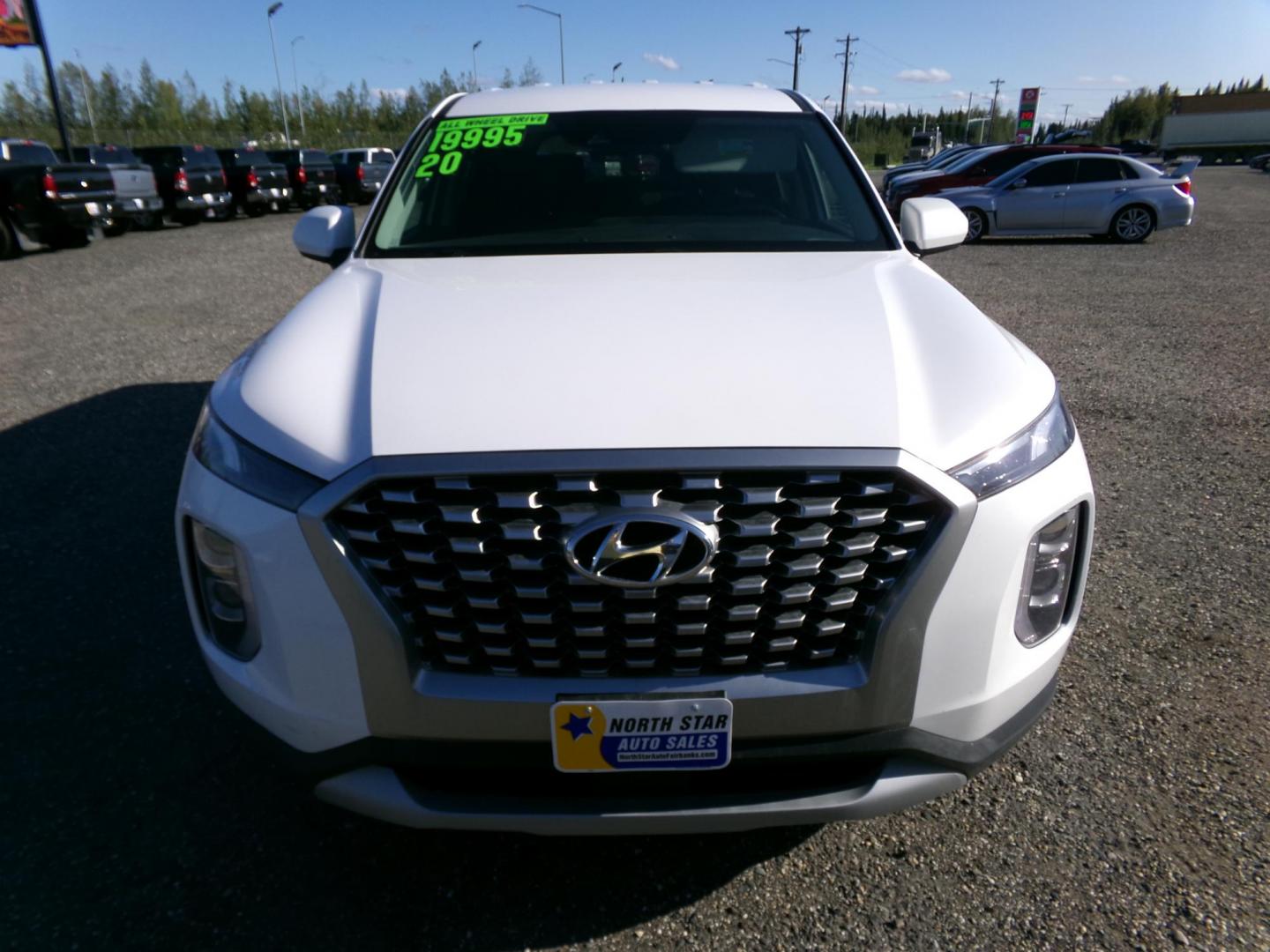 2020 White Hyundai Palisade SE AWD (KM8R1DHE4LU) with an 3.8L V6 DOHC 24V engine, 8A transmission, located at 2630 Philips Field Rd., Fairbanks, AK, 99709, (907) 458-0593, 64.848068, -147.780609 - Photo#1