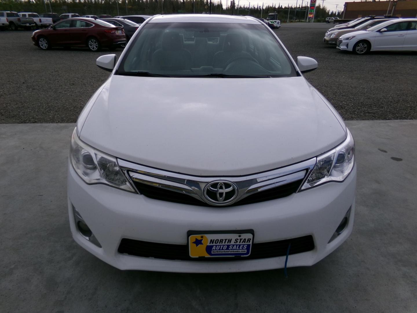 2012 White Toyota Camry SE (4T1BF1FK1CU) with an 2.5L L4 DOHC 16V engine, 6-Speed Automatic transmission, located at 2630 Philips Field Rd., Fairbanks, AK, 99709, (907) 458-0593, 64.848068, -147.780609 - Photo#2