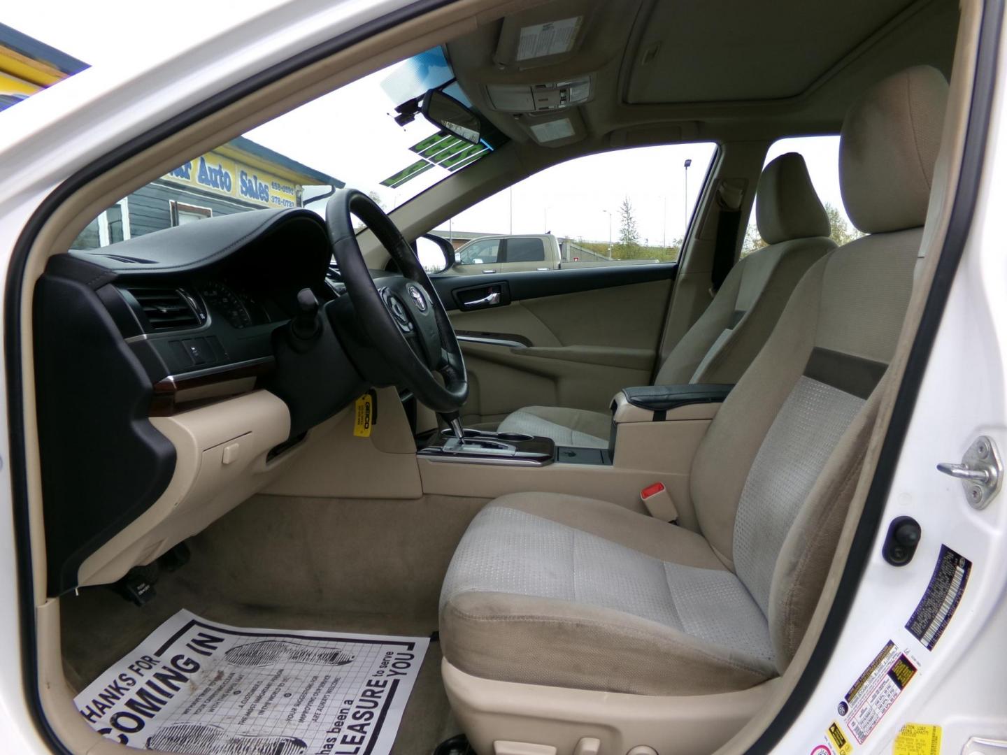 2012 White Toyota Camry SE (4T1BF1FK1CU) with an 2.5L L4 DOHC 16V engine, 6-Speed Automatic transmission, located at 2630 Philips Field Rd., Fairbanks, AK, 99709, (907) 458-0593, 64.848068, -147.780609 - Photo#6