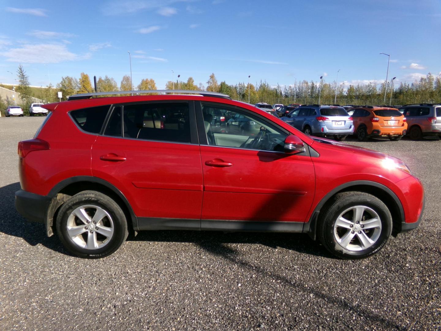 2013 Red Toyota RAV4 XLE AWD (2T3RFREV5DW) with an 2.5L L4 DOHC 16V engine, 6-Speed Automatic transmission, located at 2630 Philips Field Rd., Fairbanks, AK, 99709, (907) 458-0593, 64.848068, -147.780609 - Photo#2