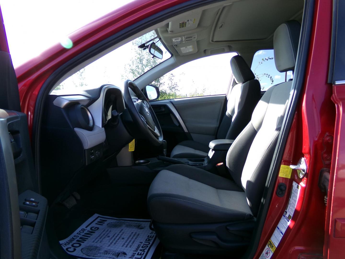 2013 Red Toyota RAV4 XLE AWD (2T3RFREV5DW) with an 2.5L L4 DOHC 16V engine, 6-Speed Automatic transmission, located at 2630 Philips Field Rd., Fairbanks, AK, 99709, (907) 458-0593, 64.848068, -147.780609 - Photo#5