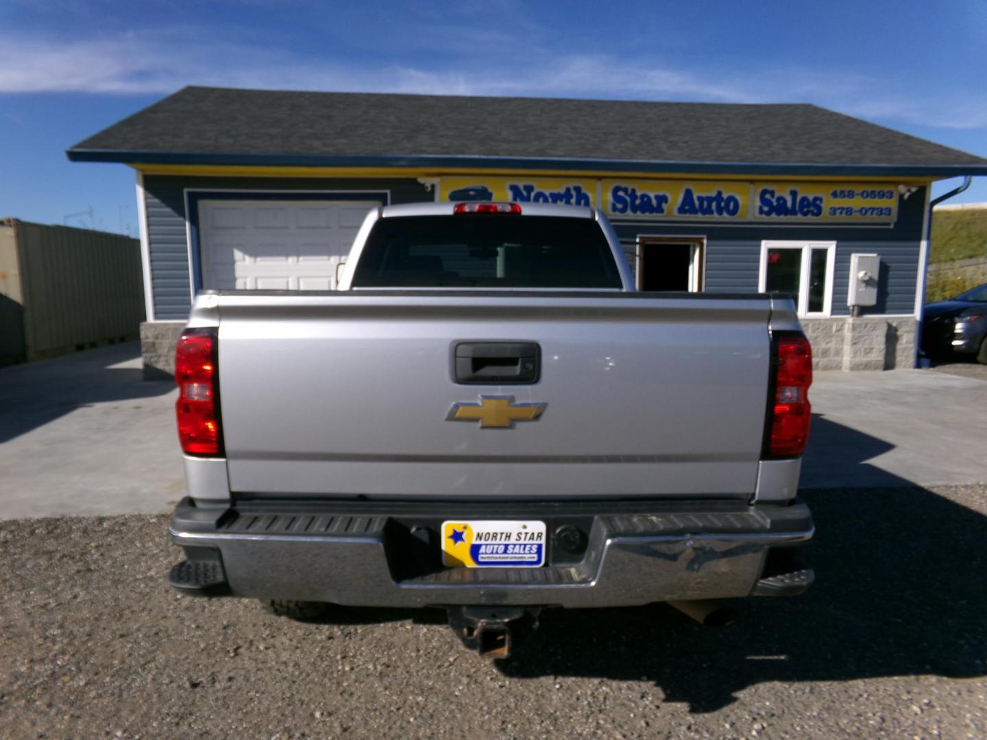 2019 Silver /Black Chevrolet Silverado 2500HD LT 4WD (1GC1KSEG7KF) with an 6.0L V8 OHV 16V FFV engine, 6A transmission, located at 2630 Philips Field Rd., Fairbanks, AK, 99709, (907) 458-0593, 64.848068, -147.780609 - Photo#3