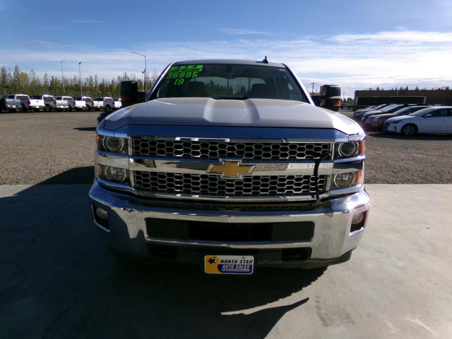 2019 Silver /Black Chevrolet Silverado 2500HD LT 4WD (1GC1KSEG7KF) with an 6.0L V8 OHV 16V FFV engine, 6A transmission, located at 2630 Philips Field Rd., Fairbanks, AK, 99709, (907) 458-0593, 64.848068, -147.780609 - Photo#1