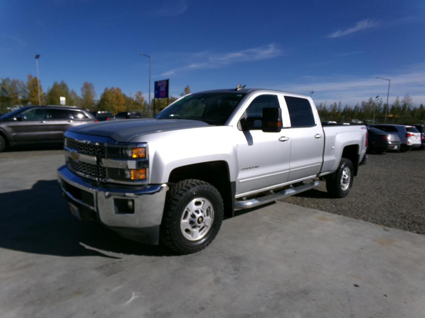 2019 Silver /Black Chevrolet Silverado 2500HD LT 4WD (1GC1KSEG7KF) with an 6.0L V8 OHV 16V FFV engine, 6A transmission, located at 2630 Philips Field Rd., Fairbanks, AK, 99709, (907) 458-0593, 64.848068, -147.780609 - Photo#0