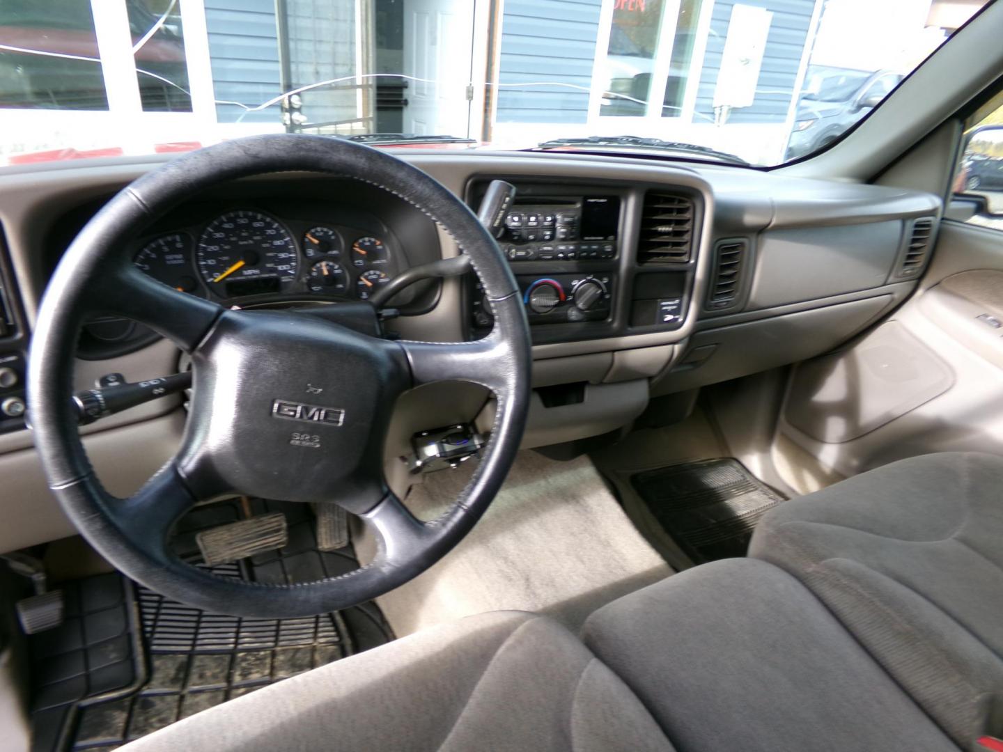 1999 Red GMC Sierra 1500 SL Ext. Cab Long Bed 4WD (1GTEK19T6XE) with an 5.3L V8 OHV 16V engine, 4-Speed Automatic Overdrive transmission, located at 2630 Philips Field Rd., Fairbanks, AK, 99709, (907) 458-0593, 64.848068, -147.780609 - Photo#4