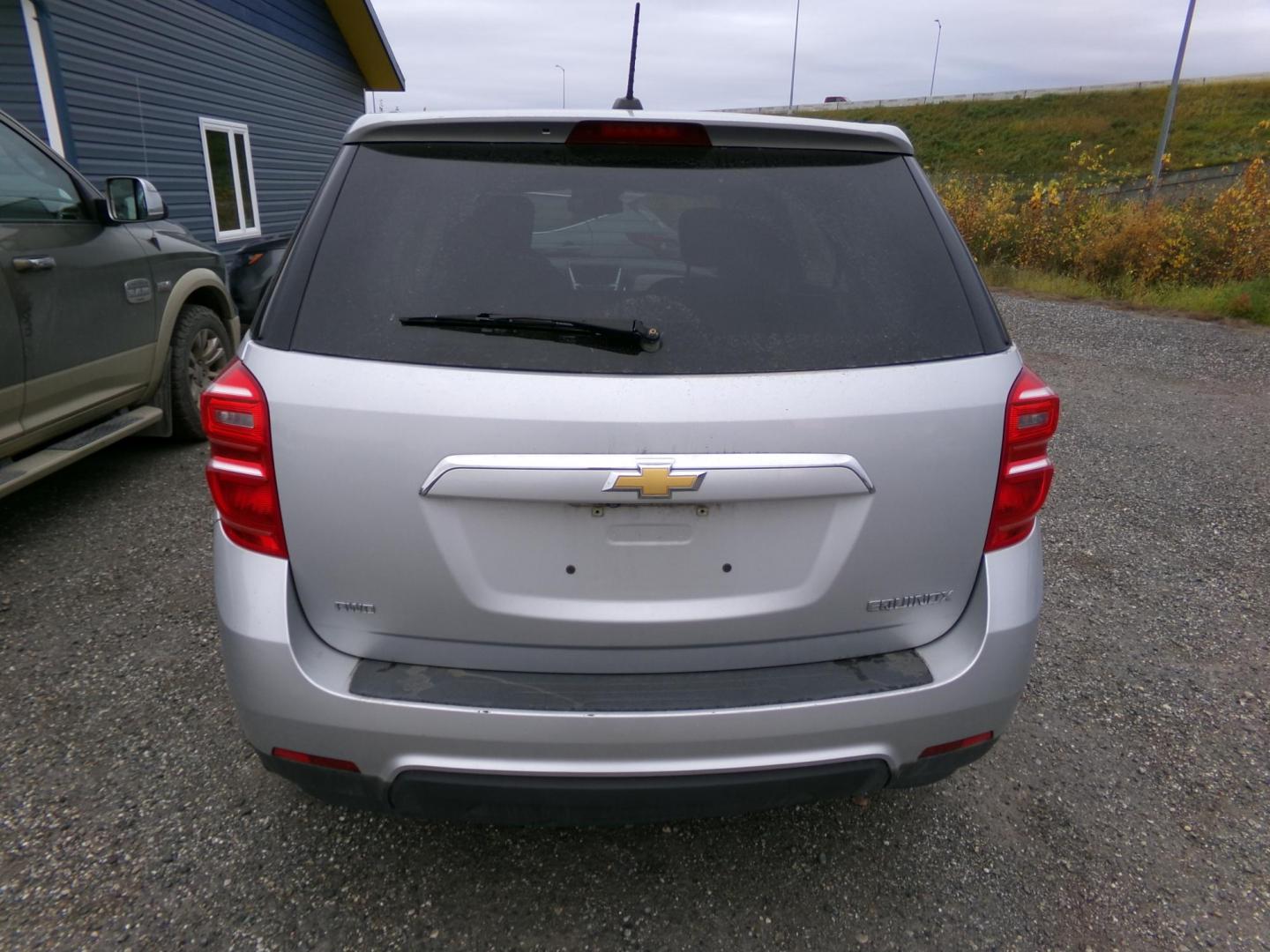 2016 Silver Chevrolet Equinox LS AWD (2GNFLEEK8G6) with an 2.4L L4 DOHC 16V FFV engine, 6A transmission, located at 2630 Philips Field Rd., Fairbanks, AK, 99709, (907) 458-0593, 64.848068, -147.780609 - Photo#3