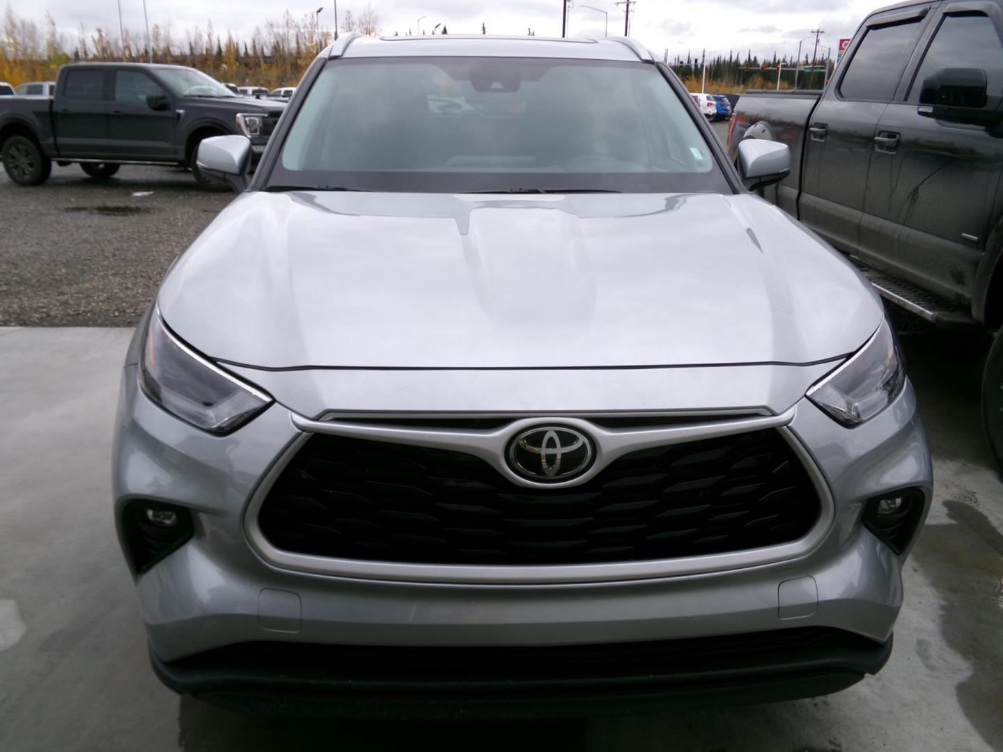 2023 Silver Toyota Highlander Others (5TDKDRBH8PS) with an 3.5L V6 DOHC 24V engine, 6A transmission, located at 2630 Philips Field Rd., Fairbanks, AK, 99709, (907) 458-0593, 64.848068, -147.780609 - Photo#1