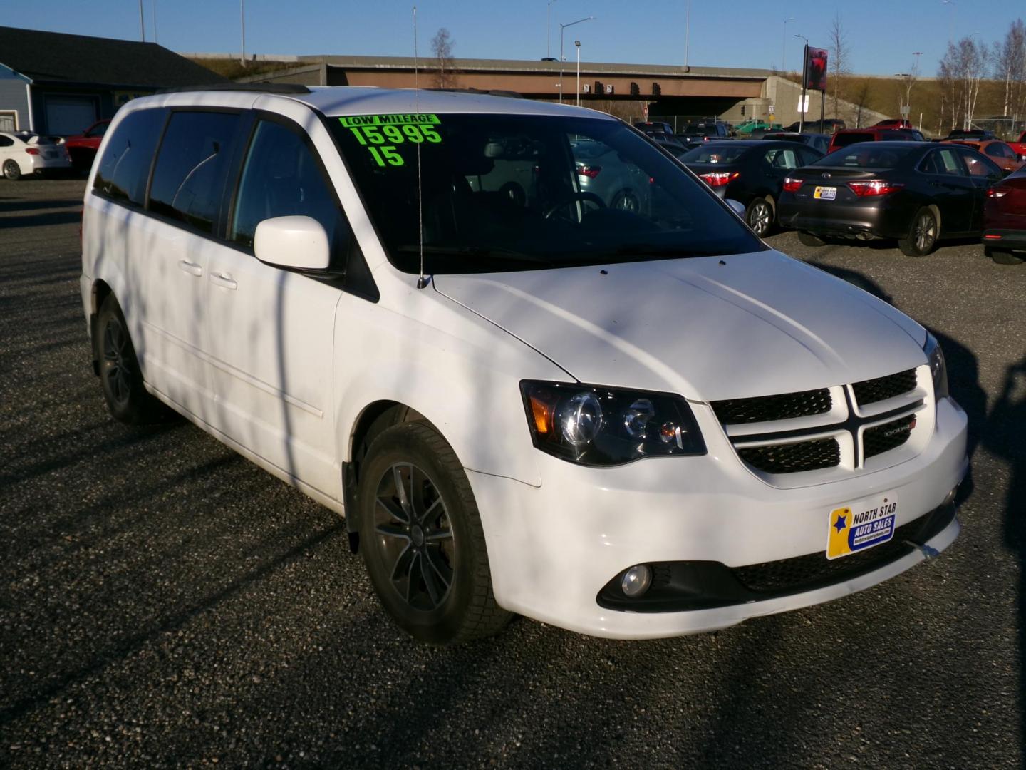 2015 White Dodge Grand Caravan R/T (2C4RDGEGXFR) with an 3.6L V6 DOHC 24V engine, 6-Speed Automatic transmission, located at 2630 Philips Field Rd., Fairbanks, AK, 99709, (907) 458-0593, 64.848068, -147.780609 - Photo#0