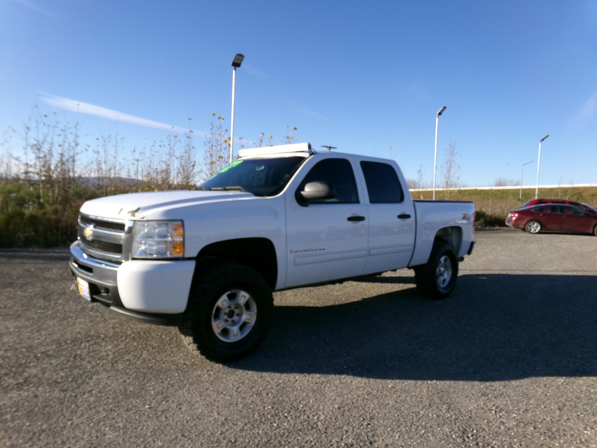 photo of 2009 Chevrolet Silverado 1500 LT1 Crew Cab 4WD