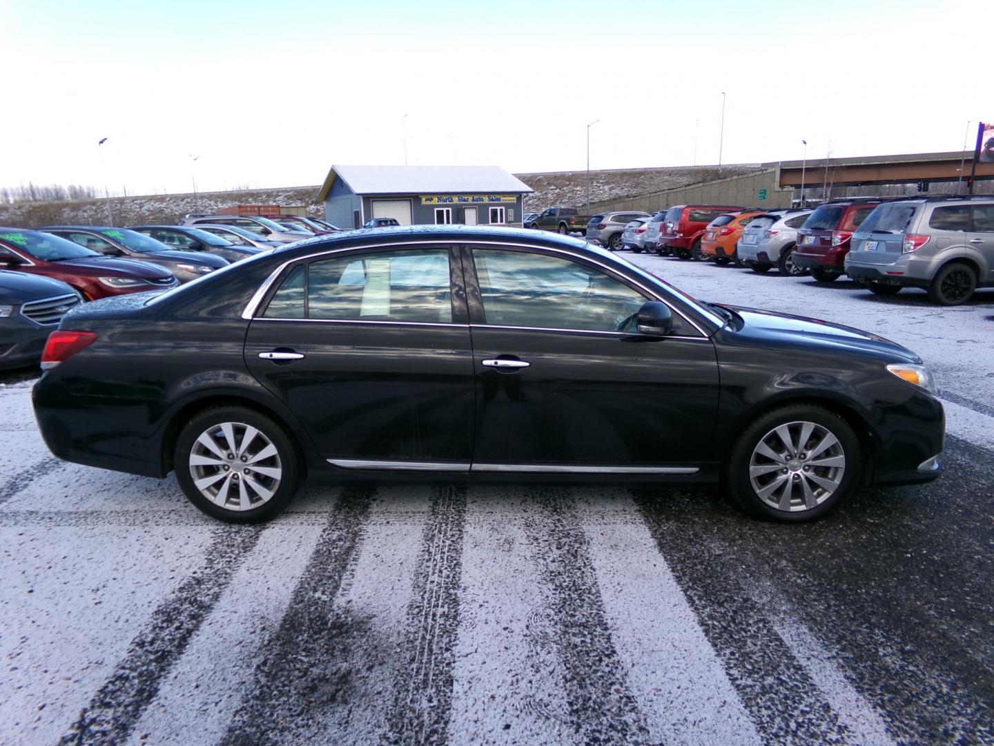 2011 Toyota Avalon Base (4T1BK3DB6BU) with an 3.5L V6 DOHC 24V engine, 6-Speed Automatic transmission, located at 2630 Philips Field Rd., Fairbanks, AK, 99709, (907) 458-0593, 64.848068, -147.780609 - Photo#2