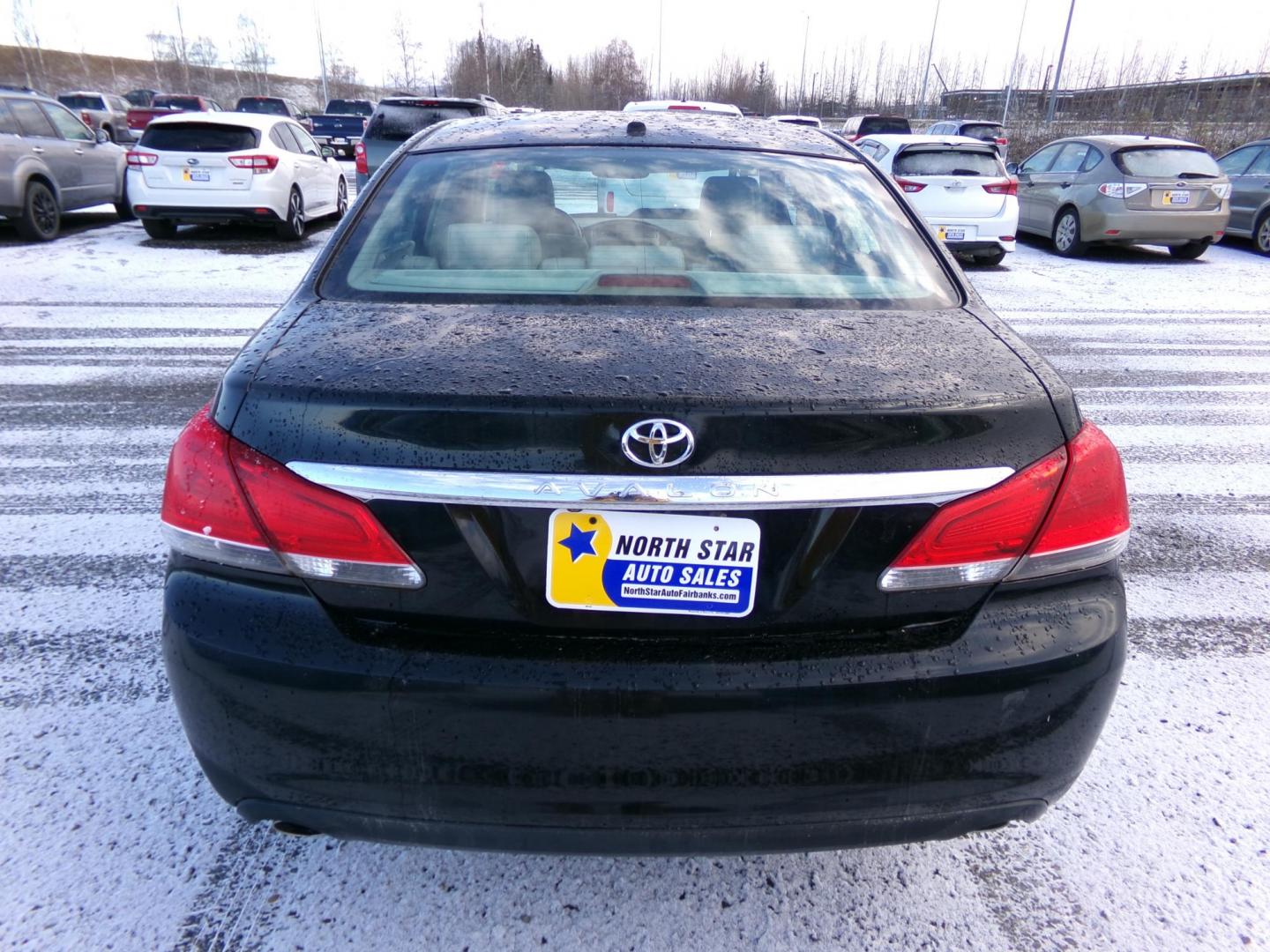 2011 Toyota Avalon Base (4T1BK3DB6BU) with an 3.5L V6 DOHC 24V engine, 6-Speed Automatic transmission, located at 2630 Philips Field Rd., Fairbanks, AK, 99709, (907) 458-0593, 64.848068, -147.780609 - Photo#3