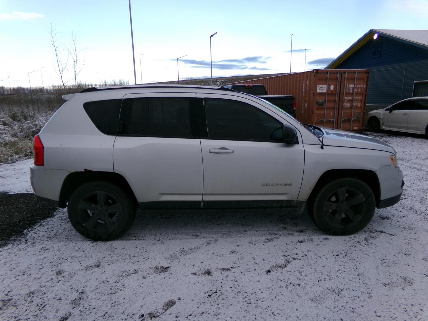 2012 Silver /Black Jeep Compass Latitude 4WD (1C4NJDEB1CD) with an 2.4L L4 DOHC 16V engine, Continuously Variable Transmission transmission, located at 2630 Philips Field Rd., Fairbanks, AK, 99709, (907) 458-0593, 64.848068, -147.780609 - Photo#2