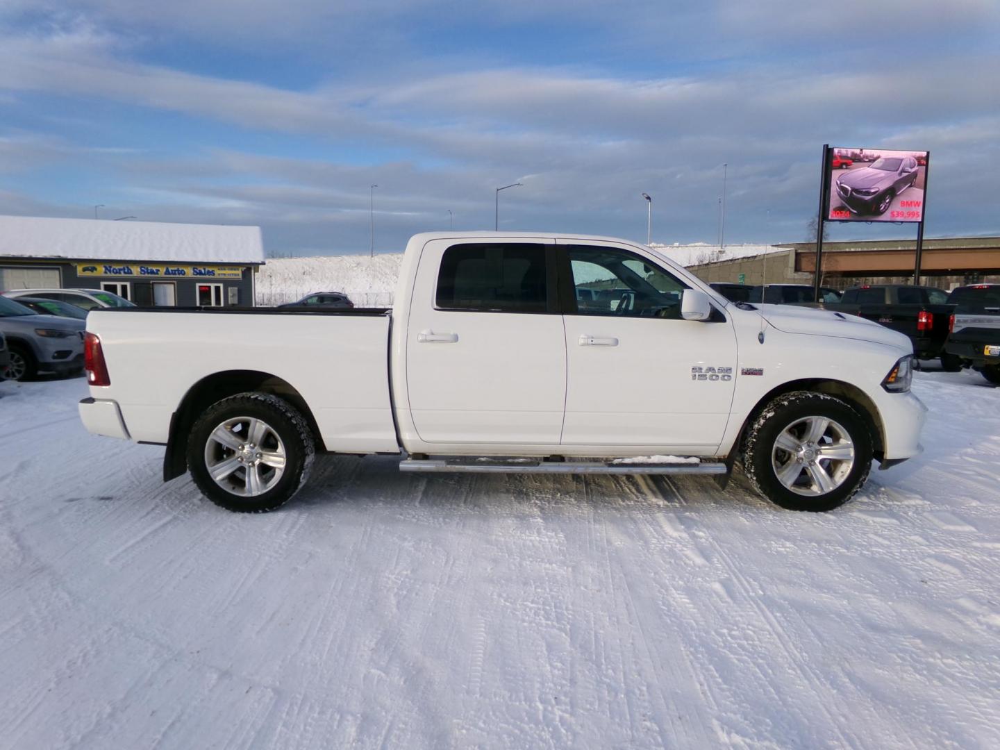 2014 White /Black Dodge Ram 1500 Sport Crew Cab LWB 4WD (1C6RR7UT1ES) with an 5.7L V8 OHV 16V engine, 6-Speed Automatic transmission, located at 2630 Philips Field Rd., Fairbanks, AK, 99709, (907) 458-0593, 64.848068, -147.780609 - Photo#2