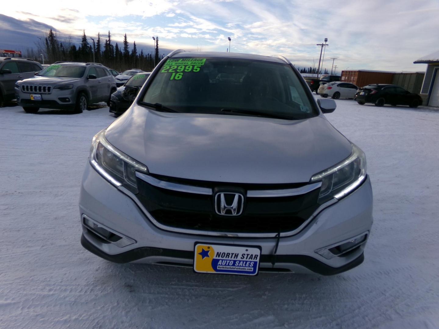 2016 Silver /Black Honda CR-V EX-L AWD (2HKRM4H75GH) with an 2.4L L4 DOHC 16V engine, CVT transmission, located at 2630 Philips Field Rd., Fairbanks, AK, 99709, (907) 458-0593, 64.848068, -147.780609 - Photo#1