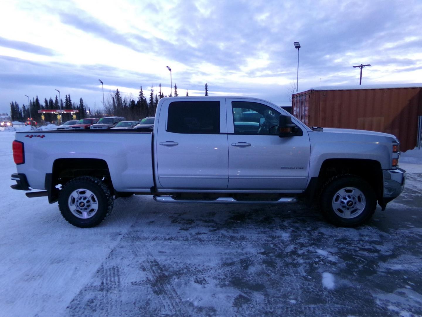 2019 Silver Chevrolet Silverado 2500HD LT 4WD (1GC1KSEG1KF) with an 6.0L V8 OHV 16V FFV engine, 6A transmission, located at 2630 Philips Field Rd., Fairbanks, AK, 99709, (907) 458-0593, 64.848068, -147.780609 - Photo#2