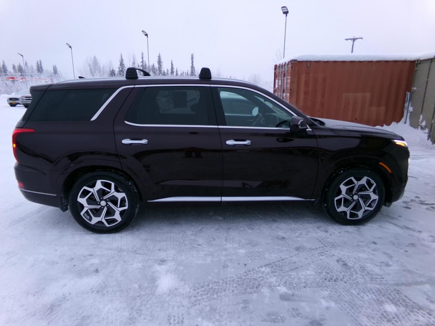 2021 Maroon Hyundai Palisade Calligraphy AWD (KM8R7DHE8MU) with an 3.8L V6 DOHC 24V engine, 8A transmission, located at 2630 Philips Field Rd., Fairbanks, AK, 99709, (907) 458-0593, 64.848068, -147.780609 - Photo#2