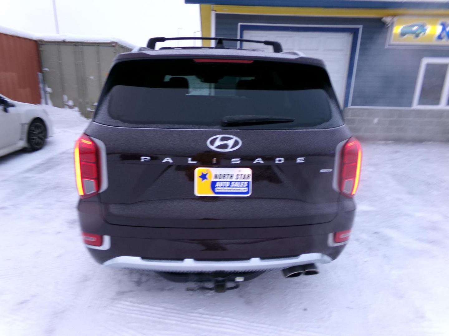 2021 Maroon Hyundai Palisade Calligraphy AWD (KM8R7DHE8MU) with an 3.8L V6 DOHC 24V engine, 8A transmission, located at 2630 Philips Field Rd., Fairbanks, AK, 99709, (907) 458-0593, 64.848068, -147.780609 - Photo#3