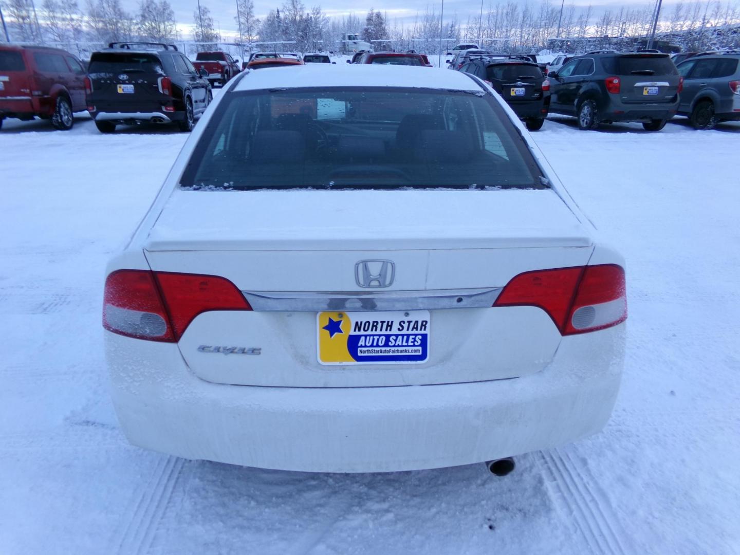 2009 White /Black Honda Civic LX-S Sedan 5-Speed AT (19XFA16659E) with an 1.8L L4 SOHC 16V engine, 5-Speed Automatic transmission, located at 2630 Philips Field Rd., Fairbanks, AK, 99709, (907) 458-0593, 64.848068, -147.780609 - Photo#3