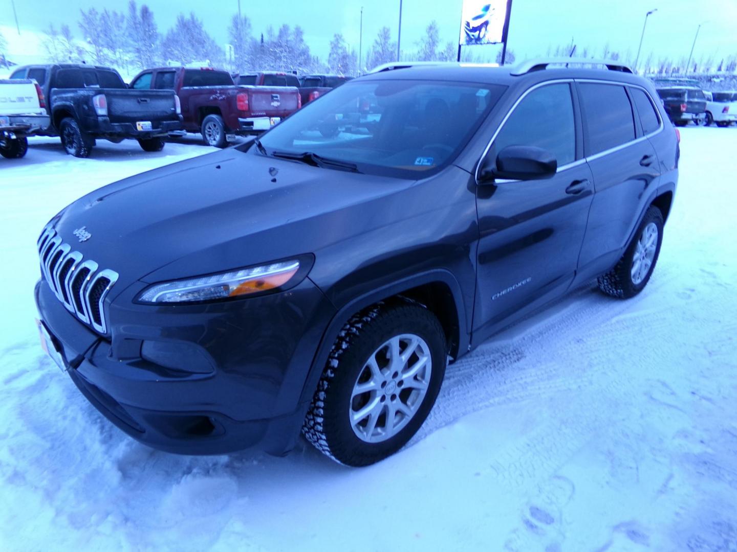 2015 Grey Jeep Cherokee Latitude 4WD (1C4PJMCSXFW) with an 3.2L V6 DOHC 24V engine, 9-Speed Automatic transmission, located at 2630 Philips Field Rd., Fairbanks, AK, 99709, (907) 458-0593, 64.848068, -147.780609 - Photo#0