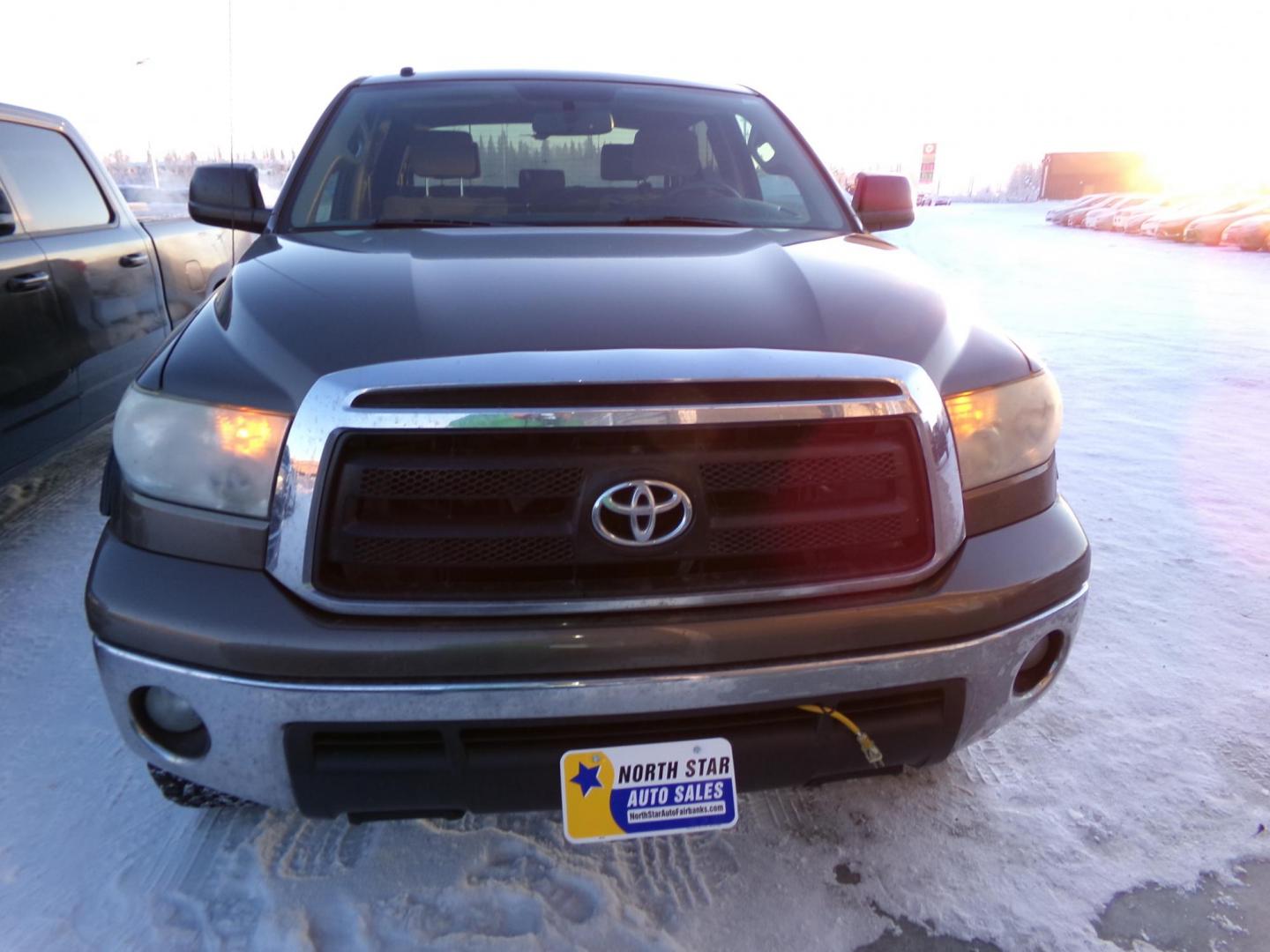 2013 Tan Toyota Tundra Tundra-Grade CrewMax 5.7L FFV 4WD (5TFDW5F18DX) with an 5.7L V8 DOHC 32V FFV engine, 6-Speed Automatic Overdrive transmission, located at 2630 Philips Field Rd., Fairbanks, AK, 99709, (907) 458-0593, 64.848068, -147.780609 - Photo#2