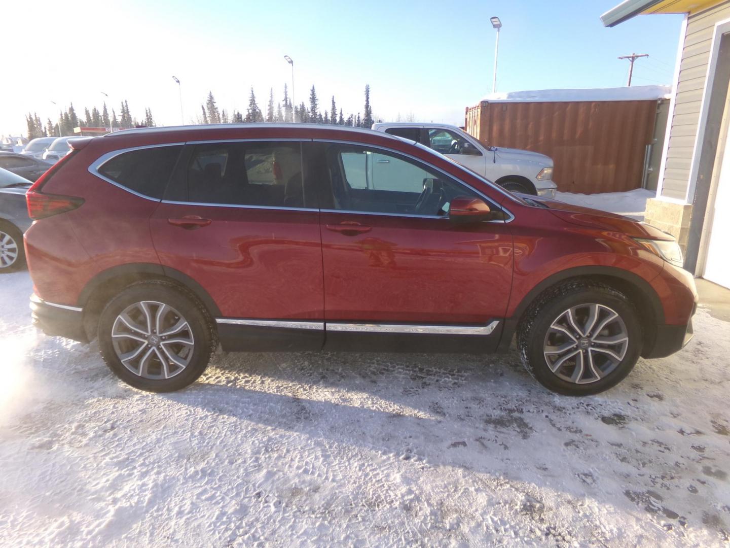 2022 Red Honda CR-V Touring AWD (5J6RW2H91NL) with an 1.5L L4 16V DOHC TURBO engine, CVT transmission, located at 2630 Philips Field Rd., Fairbanks, AK, 99709, (907) 458-0593, 64.848068, -147.780609 - Photo#2